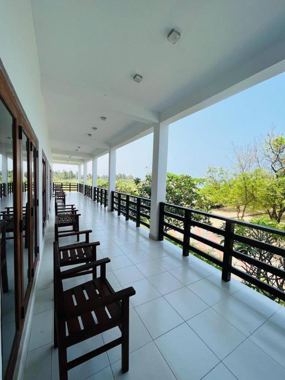Nn Beach Resort & Spa Нилавели Экстерьер фото
