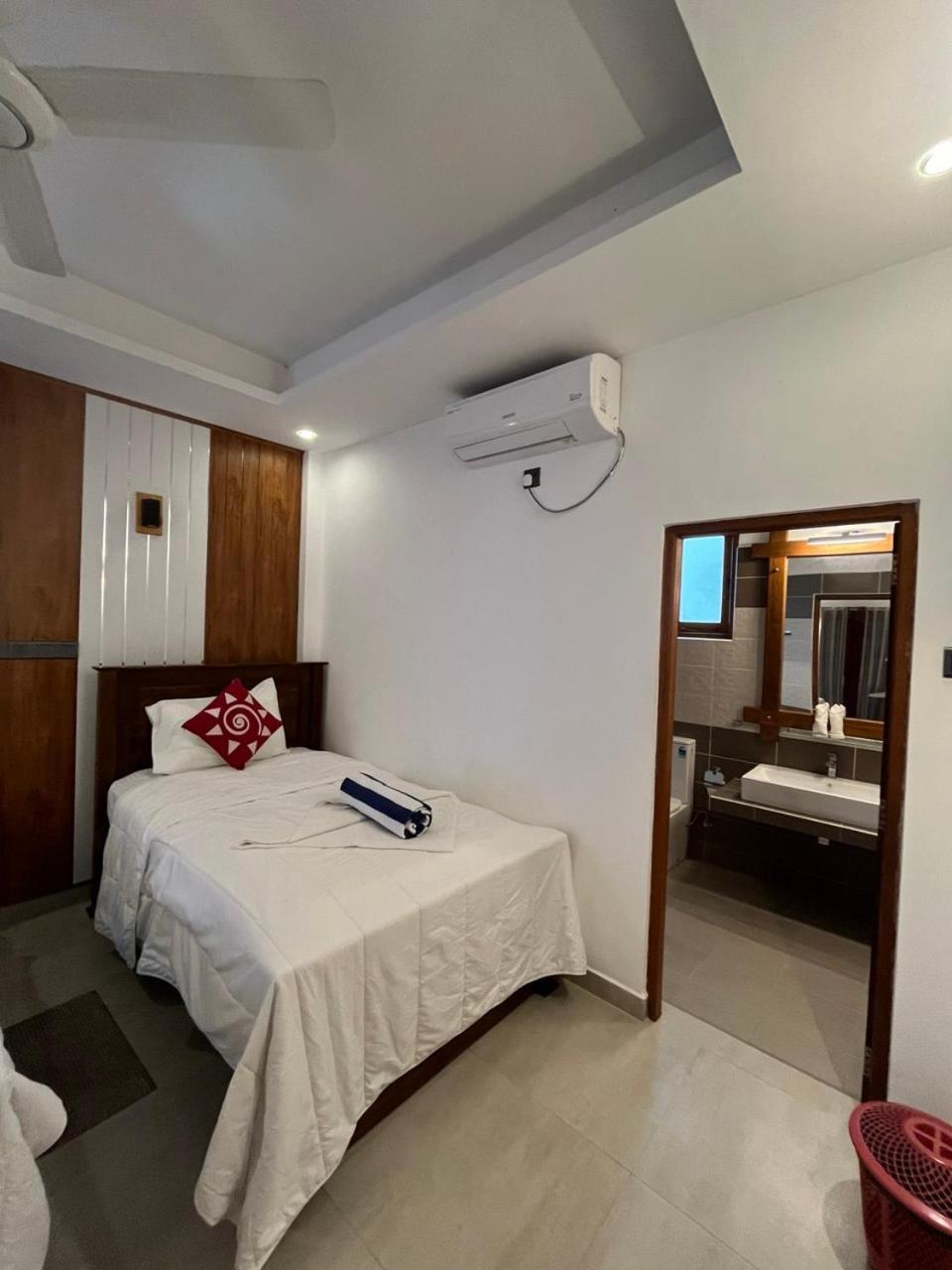 Nn Beach Resort & Spa Нилавели Экстерьер фото